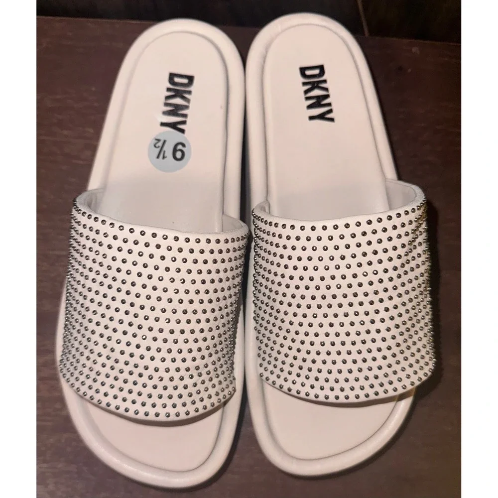 Coastal‎ DKNY Cream Rhinestone Studded Chunky Platform Slide Sandals Size 9.5